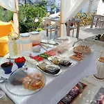 Διαμέρισμα Eden Εξαμίλιο